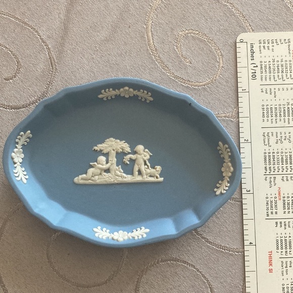 Wedgwood Jewelry Holder - Picture 5 of 5